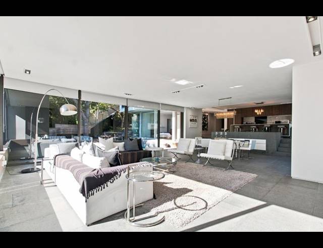 6 BEDROOM HOUSE FOR SALE IN CAMPS BAY